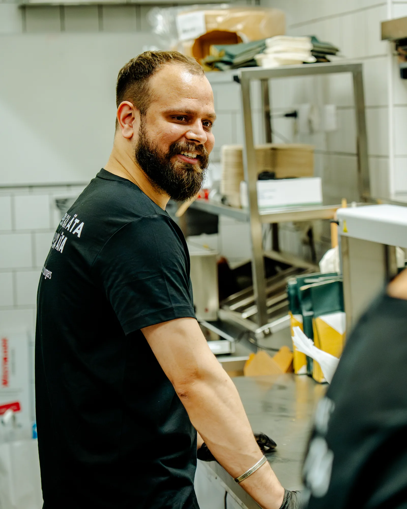 Brams Burgers — producción y oficio