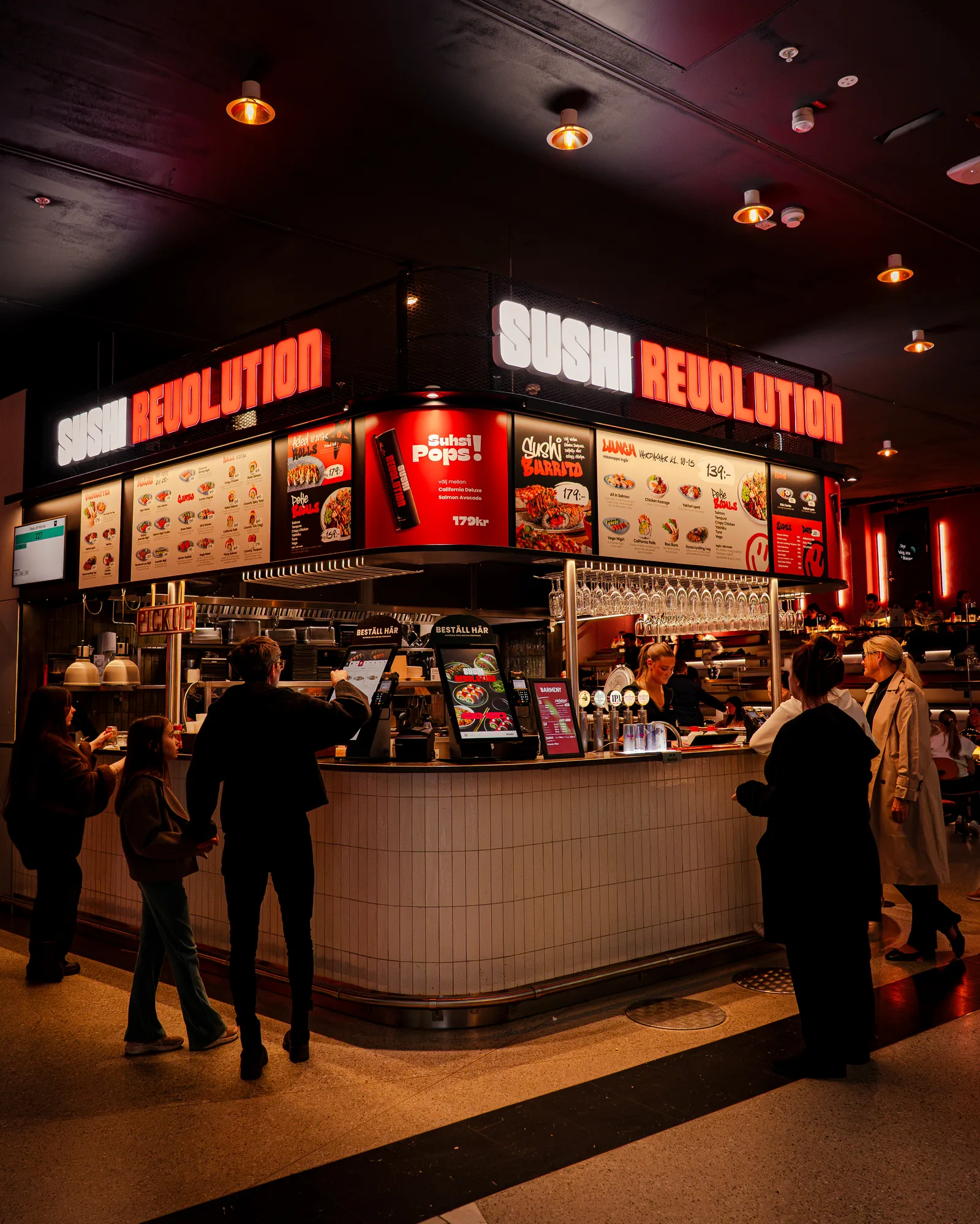 Sushi Revolution — sala y producto